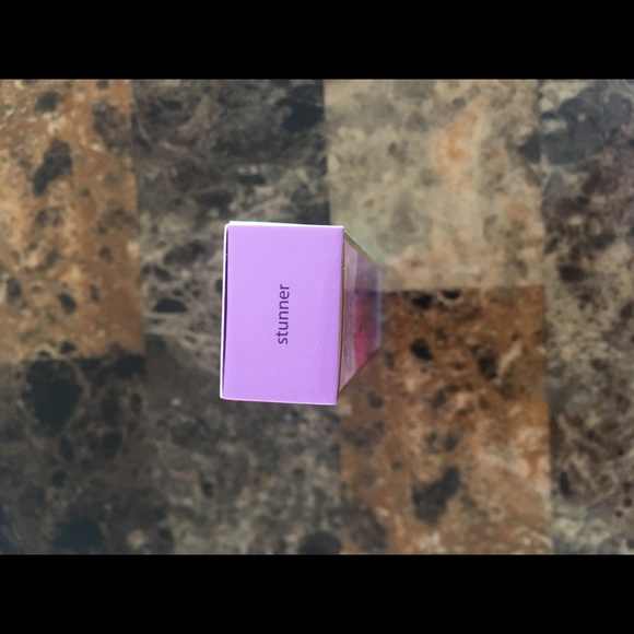 Tarte pro-glow highlighter - Picture 2 of 3